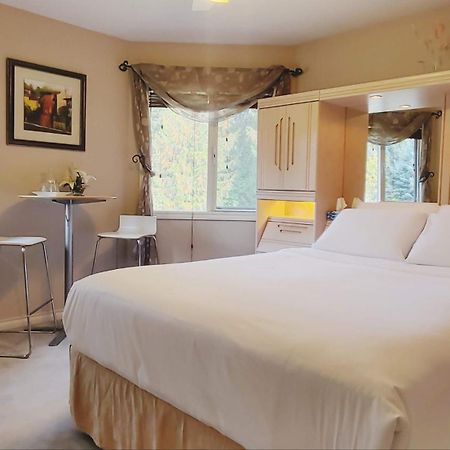 Cornerstone Bed And Breakfast Revelstoke Dış mekan fotoğraf