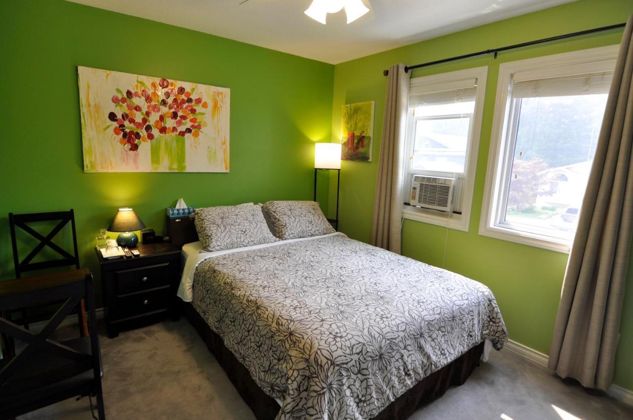 Cornerstone Bed And Breakfast Revelstoke Dış mekan fotoğraf