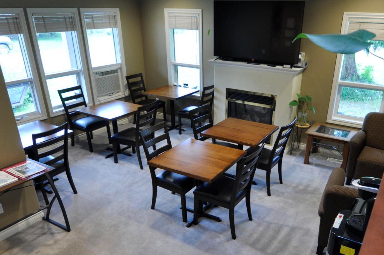 Cornerstone Bed And Breakfast Revelstoke Dış mekan fotoğraf