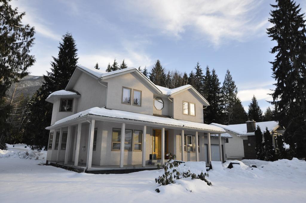 Cornerstone Bed And Breakfast Revelstoke Dış mekan fotoğraf
