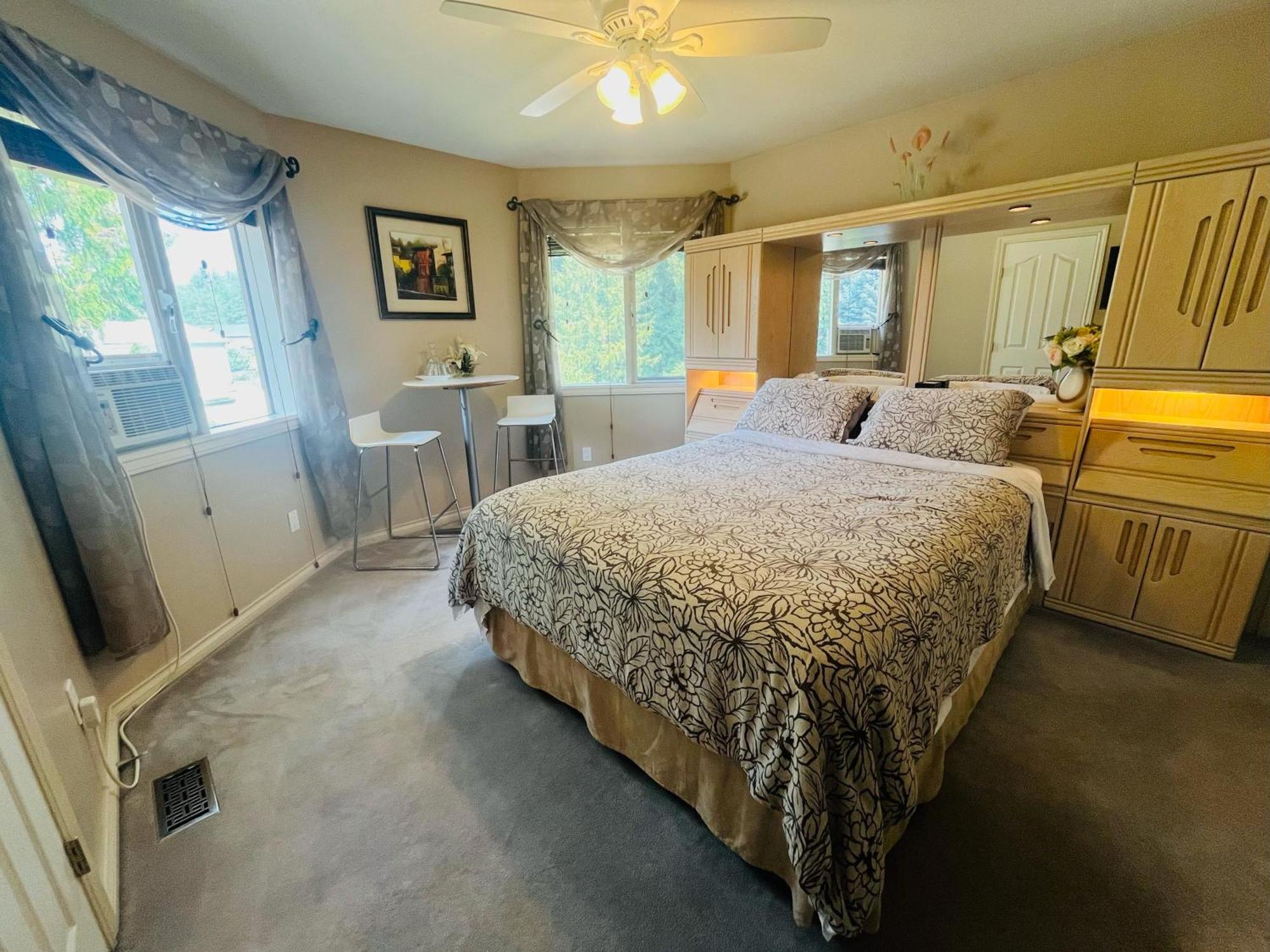 Cornerstone Bed And Breakfast Revelstoke Dış mekan fotoğraf