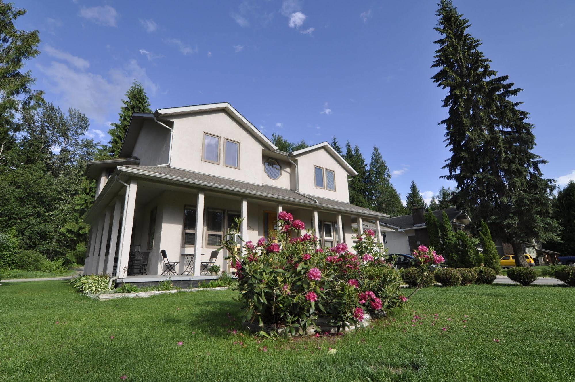 Cornerstone Bed And Breakfast Revelstoke Dış mekan fotoğraf