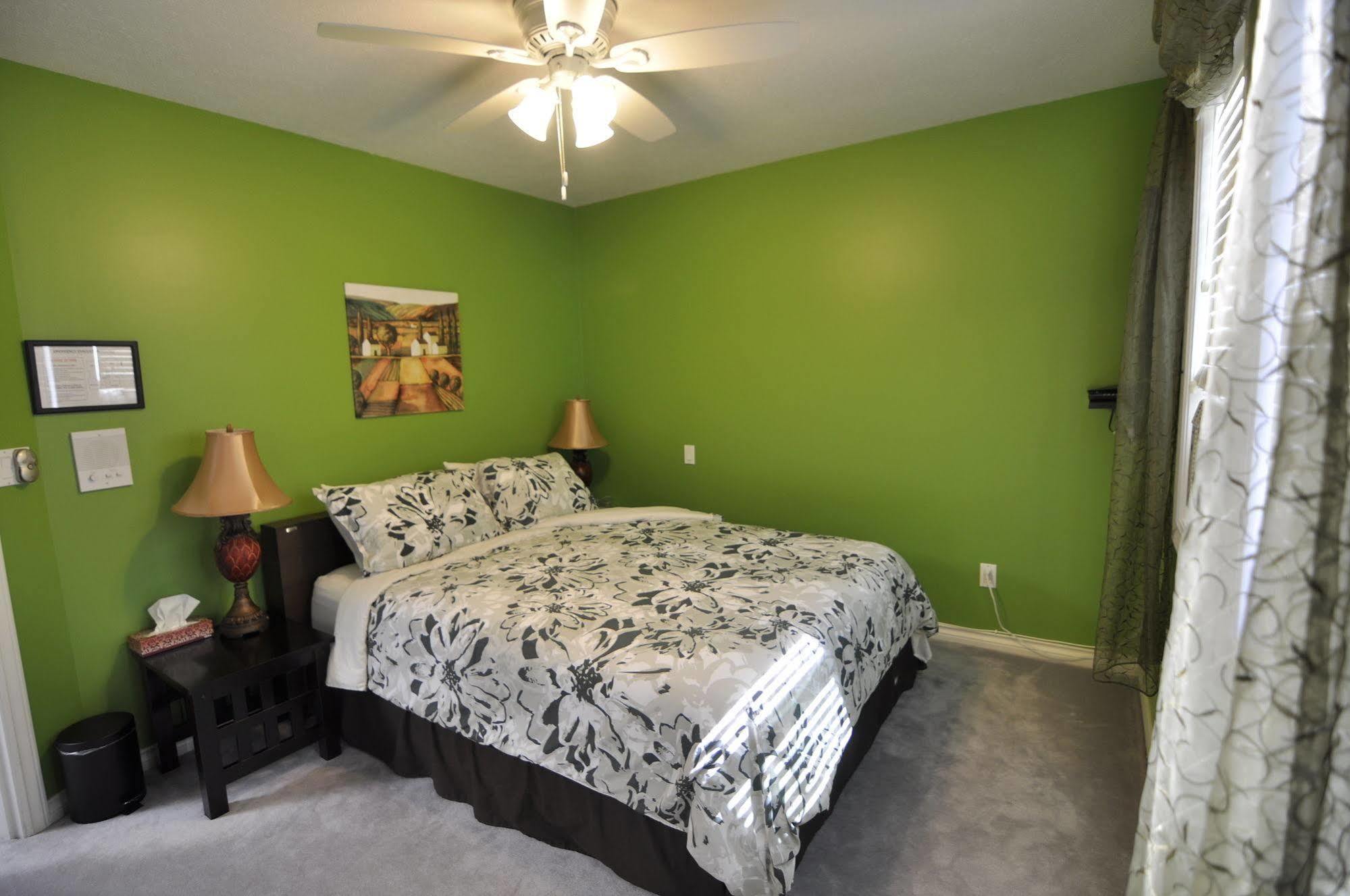 Cornerstone Bed And Breakfast Revelstoke Dış mekan fotoğraf